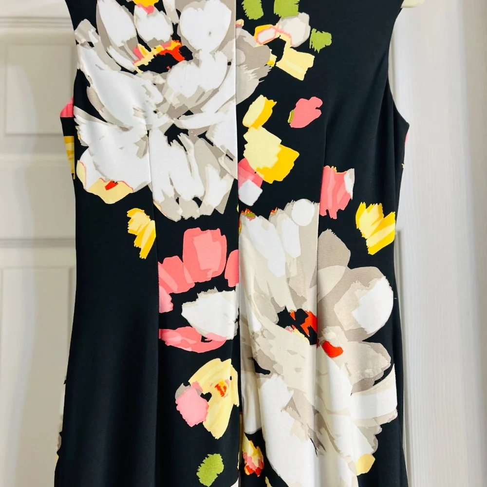 London Times Sleeve Less Floral Dress - Picture 9 of 9
